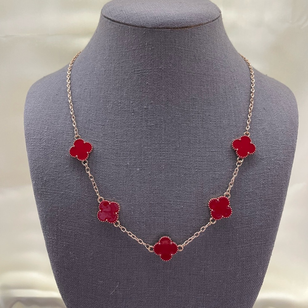Red and Gold Casual Wear Quatrefoil Station Pendant Style Metal Necklace Chain
